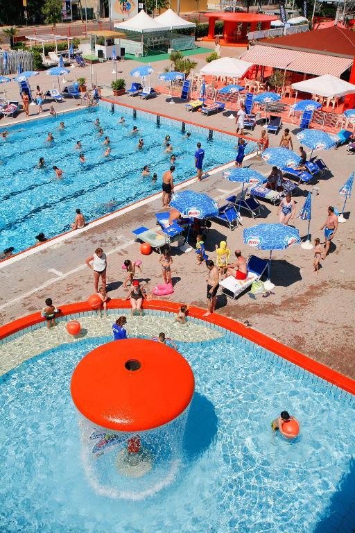 Hotel Etna - Nuova Gestione Romagnola All-Inclusive Spiaggia Parcheggio Риччоне Екстер'єр фото