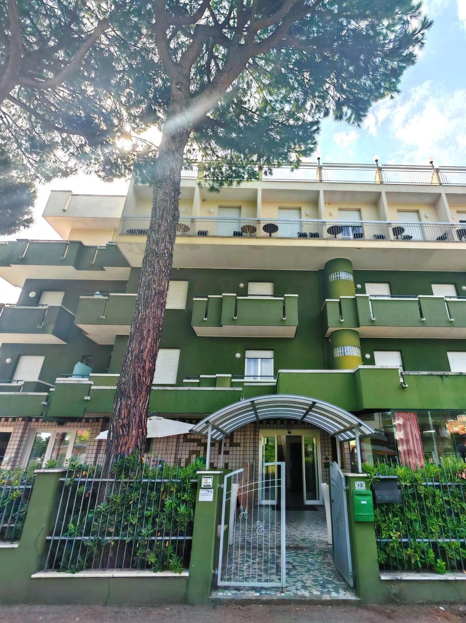 Hotel Etna - Nuova Gestione Romagnola All-Inclusive Spiaggia Parcheggio Риччоне Екстер'єр фото