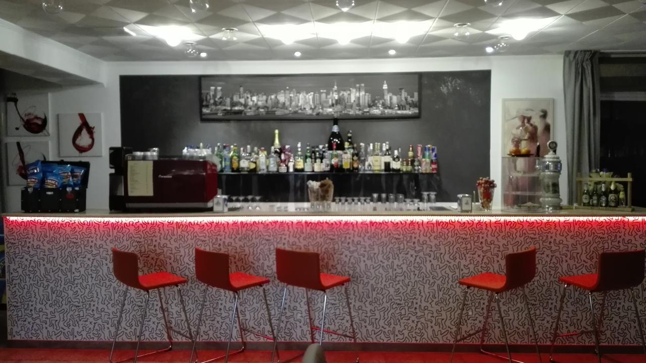 Hotel Etna - Nuova Gestione Romagnola All-Inclusive Spiaggia Parcheggio Риччоне Екстер'єр фото