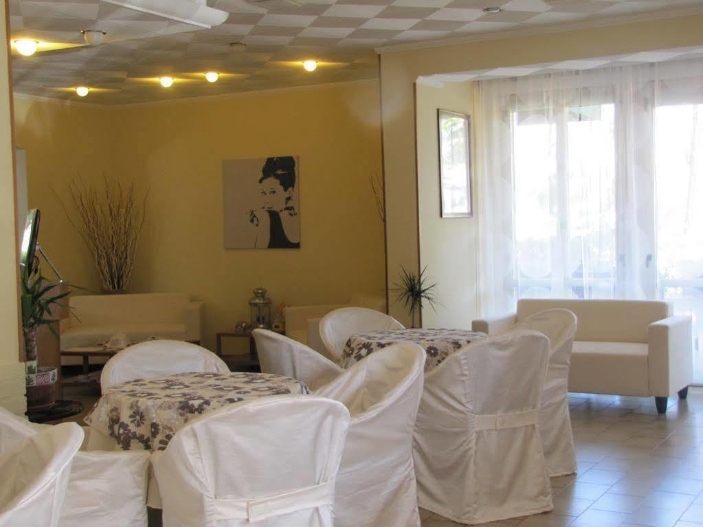 Hotel Etna - Nuova Gestione Romagnola All-Inclusive Spiaggia Parcheggio Риччоне Екстер'єр фото