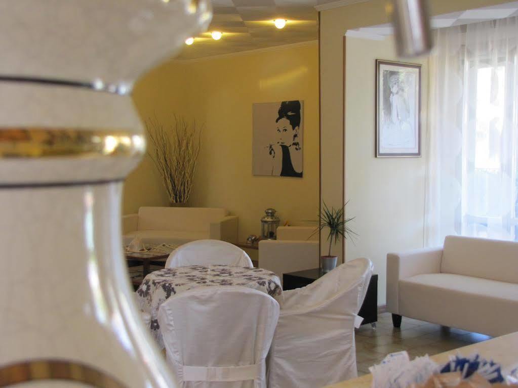 Hotel Etna - Nuova Gestione Romagnola All-Inclusive Spiaggia Parcheggio Риччоне Екстер'єр фото